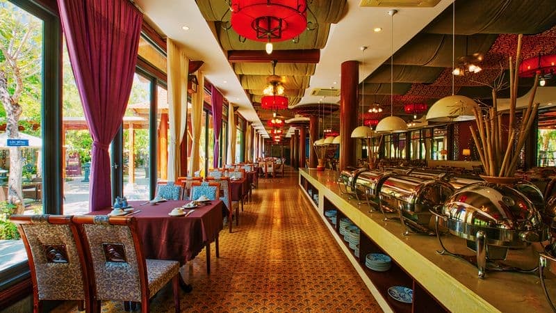Kiến trúc của nhà hàng Seava Beach Resort Hồ Tràm mang phong cách Á Đông 